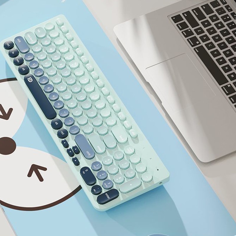 Quels sont les avantages de l'utilisation d'un clavier et d'un ensemble de souris sans fil Bluetooth?